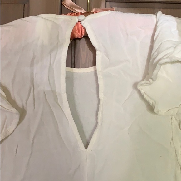H&M Cream Ruffle Blouse - Picture 2 of 3